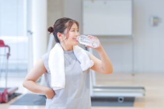 アスリートと美のプロが辿り着アクアポリン水「超透過性水」